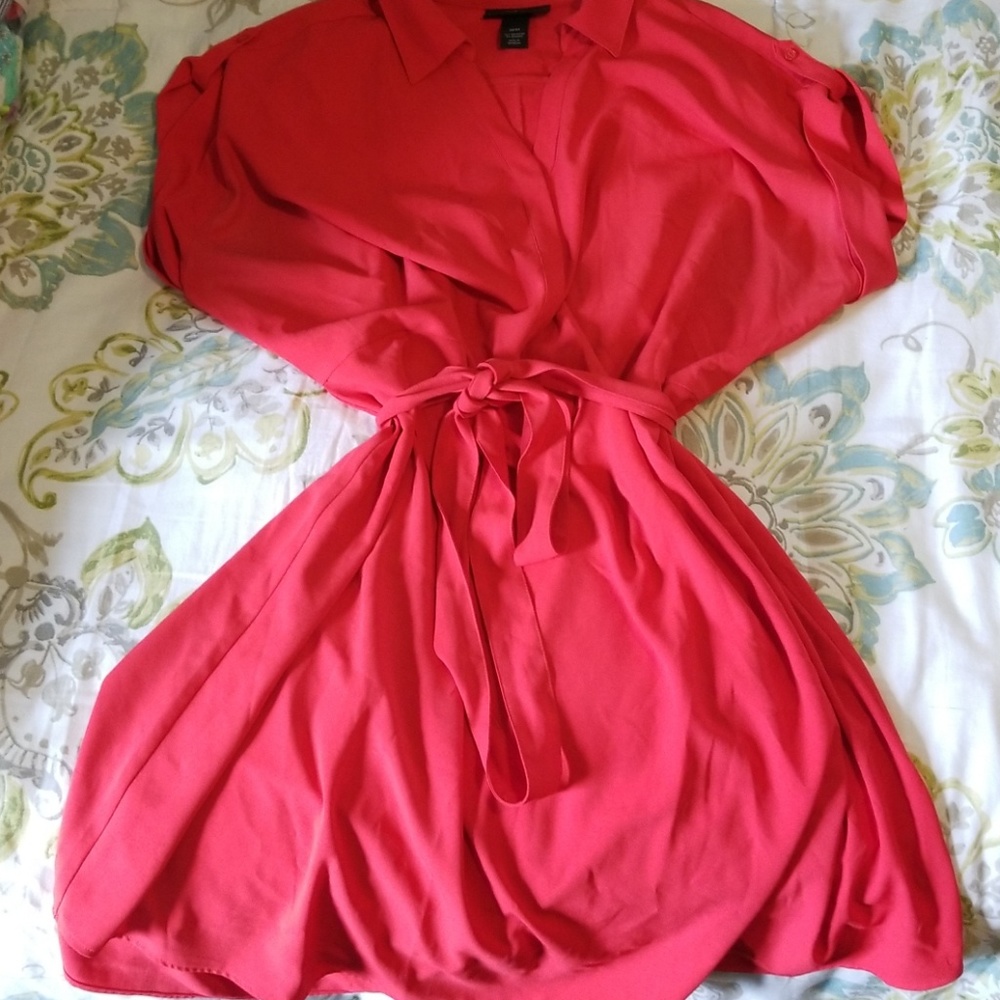 Collared blouse dress with tie belt